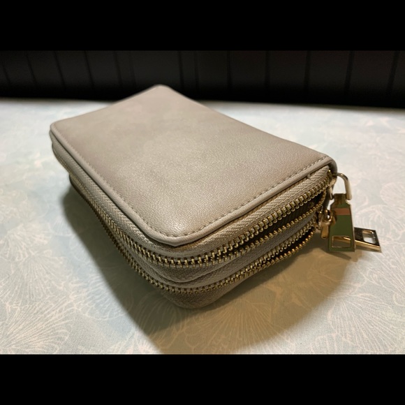 Small Light Grey Wallet - Picture 13 of 14